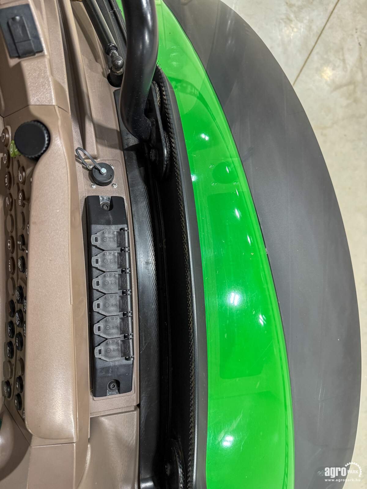 Traktor del tipo John Deere 6145R, Gebrauchtmaschine In Csengele (Immagine 29)