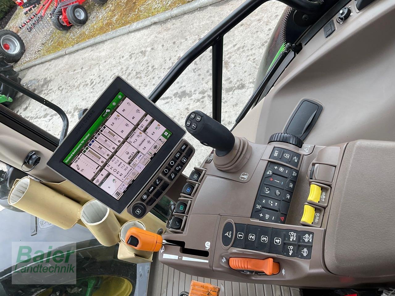 Traktor del tipo John Deere 6145R, Gebrauchtmaschine en OBERNDORF-HOCHMOESSINGEN (Imagen 6)
