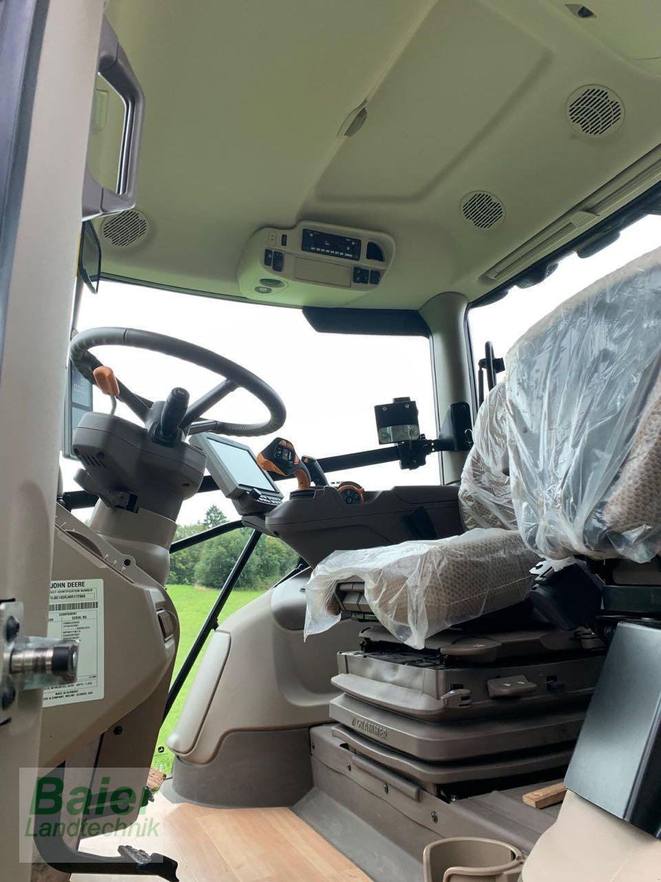 Traktor of the type John Deere 6145R, Gebrauchtmaschine in OBERNDORF-HOCHMOESSINGEN (Picture 7)