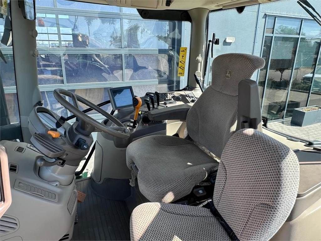 Traktor of the type John Deere 6145R, Gebrauchtmaschine in Bant (Picture 5)