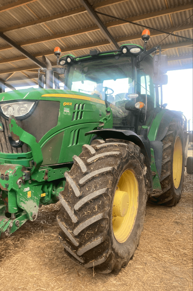 Traktor des Typs John Deere 6145R, Gebrauchtmaschine in TREMEUR (Bild 3)