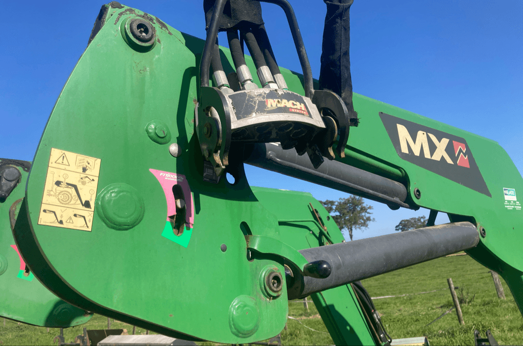 Traktor des Typs John Deere 6145R, Gebrauchtmaschine in TREMEUR (Bild 2)