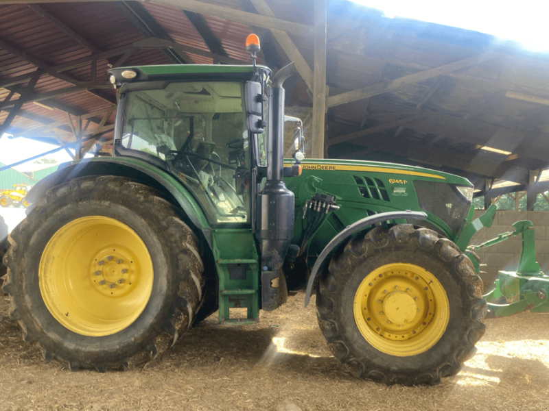 Traktor des Typs John Deere 6145R, Gebrauchtmaschine in TREMEUR (Bild 1)