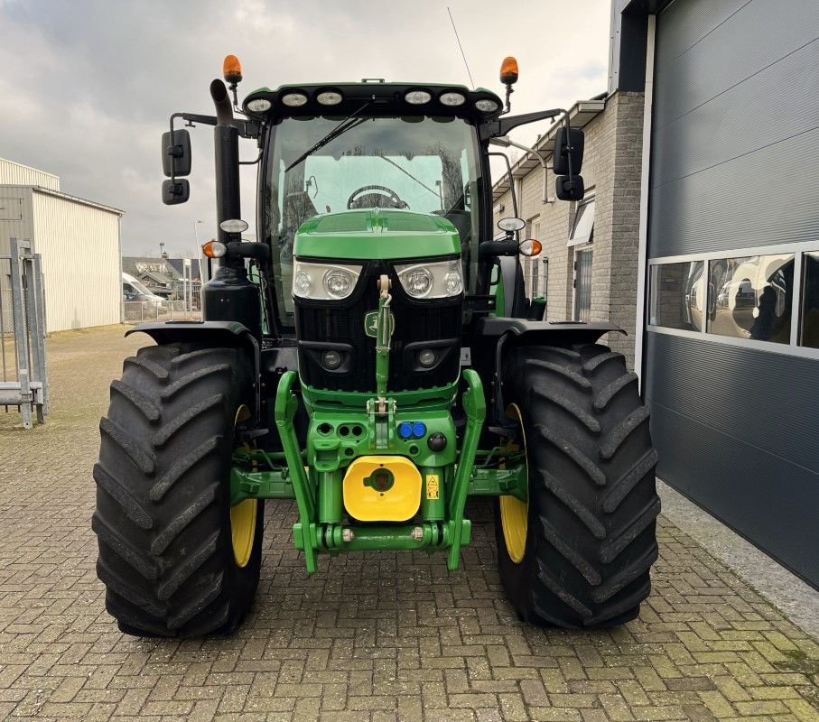 Traktor des Typs John Deere 6145R, Gebrauchtmaschine in Staphorst (Bild 2)