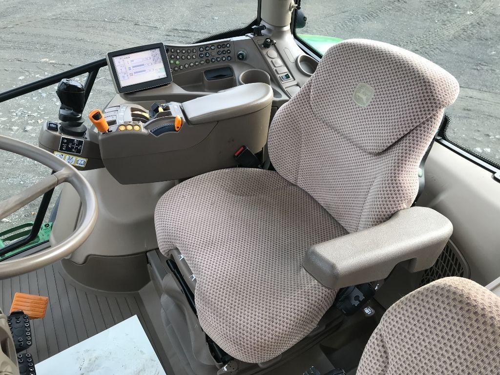 Traktor του τύπου John Deere 6150 R DIRECT DRIVE, Gebrauchtmaschine σε UZERCHE (Φωτογραφία 10)