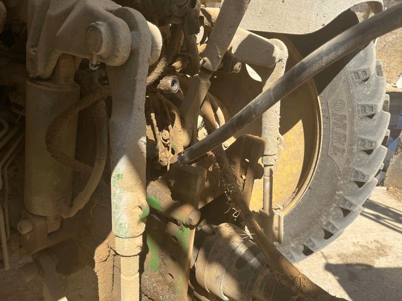 Traktor от тип John Deere 6150R, Gebrauchtmaschine в STENAY (Снимка 4)