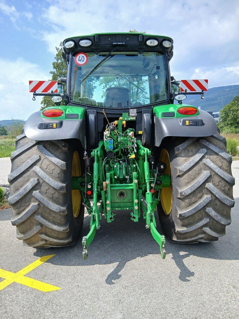 Traktor типа John Deere 6150R, Gebrauchtmaschine в Lengnau (Фотография 3)