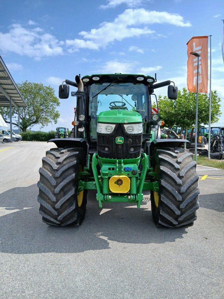Traktor типа John Deere 6150R, Gebrauchtmaschine в Lengnau (Фотография 5)
