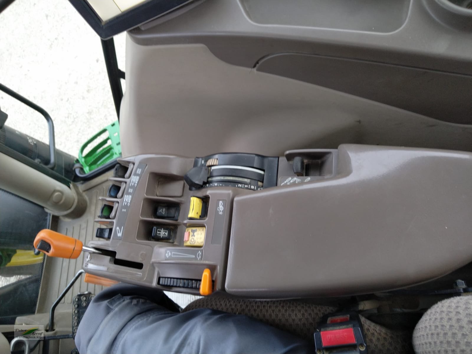 Traktor typu John Deere 6150R, Gebrauchtmaschine v Pegnitz-Bronn (Obrázek 12)