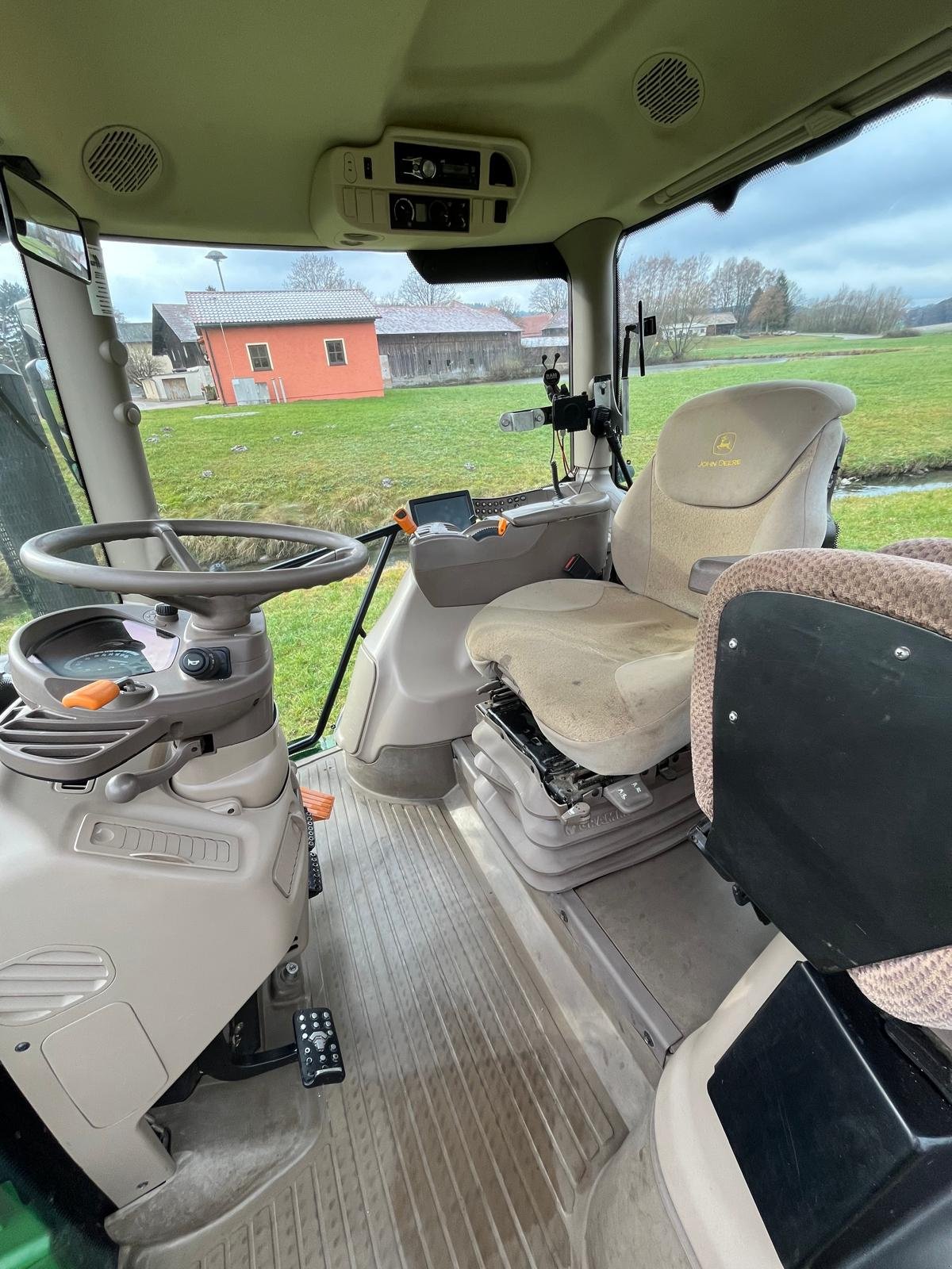 Traktor of the type John Deere 6150R, Gebrauchtmaschine in Rötz (Picture 16)