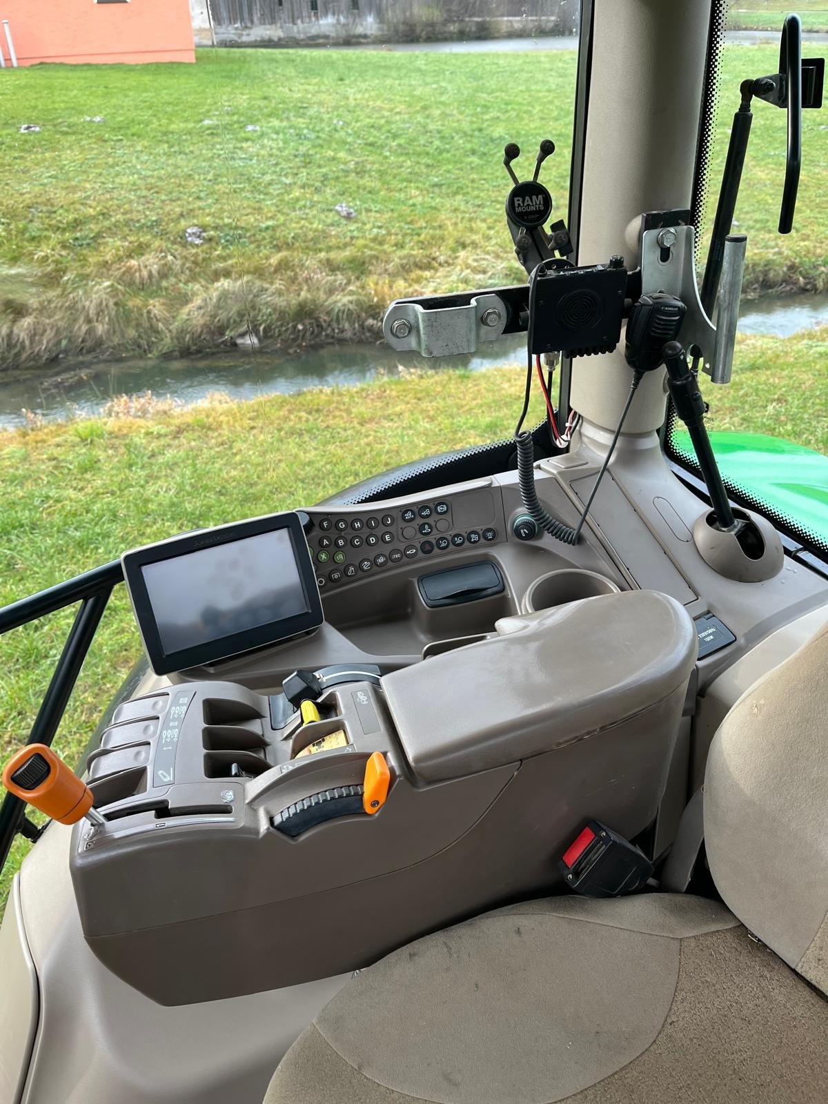 Traktor of the type John Deere 6150R, Gebrauchtmaschine in Rötz (Picture 18)