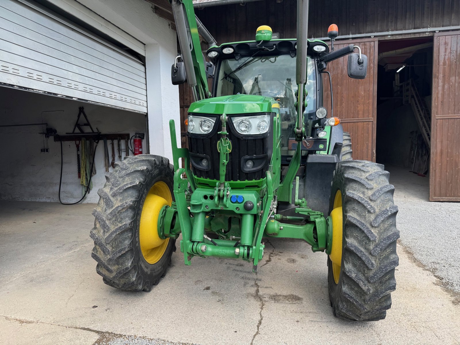 Traktor типа John Deere 6150R, Gebrauchtmaschine в Bayern - Tettenweis (Фотография 2)
