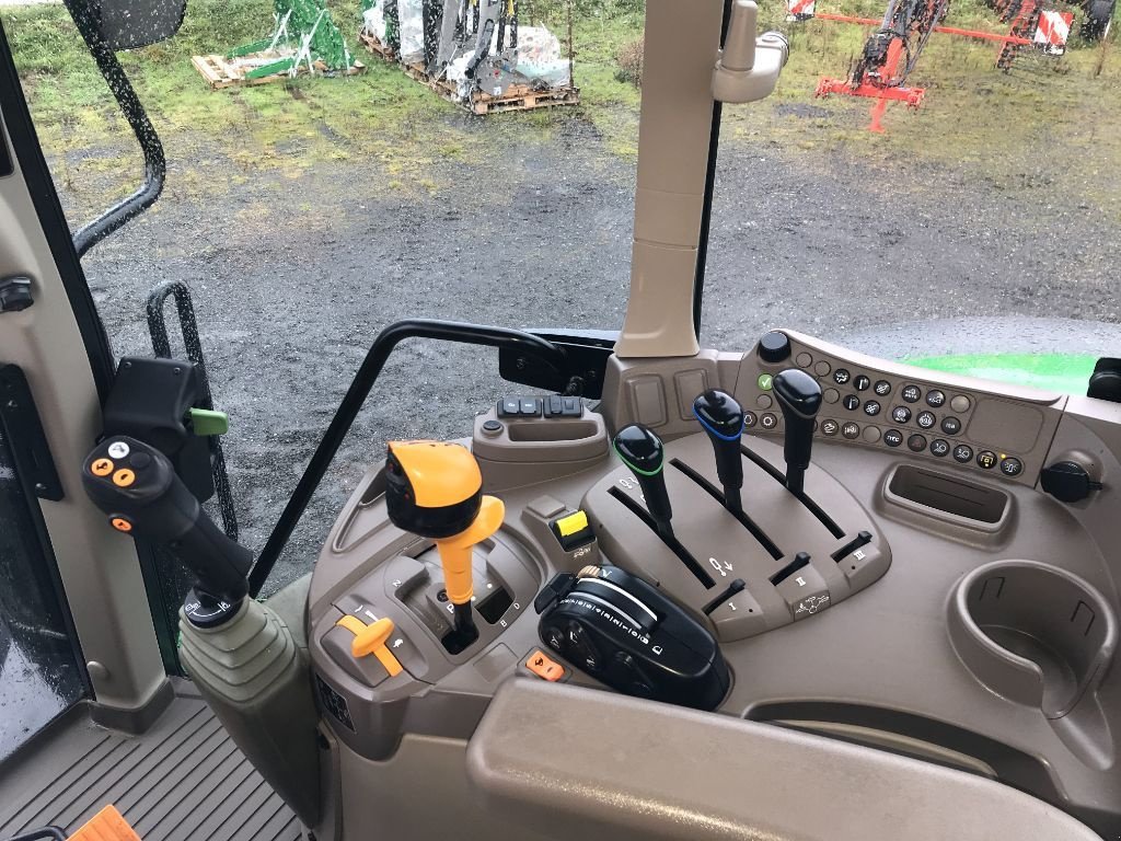 Traktor типа John Deere 6155 M AUTOQUAD ECO SHIFT, Gebrauchtmaschine в UZERCHE (Фотография 11)