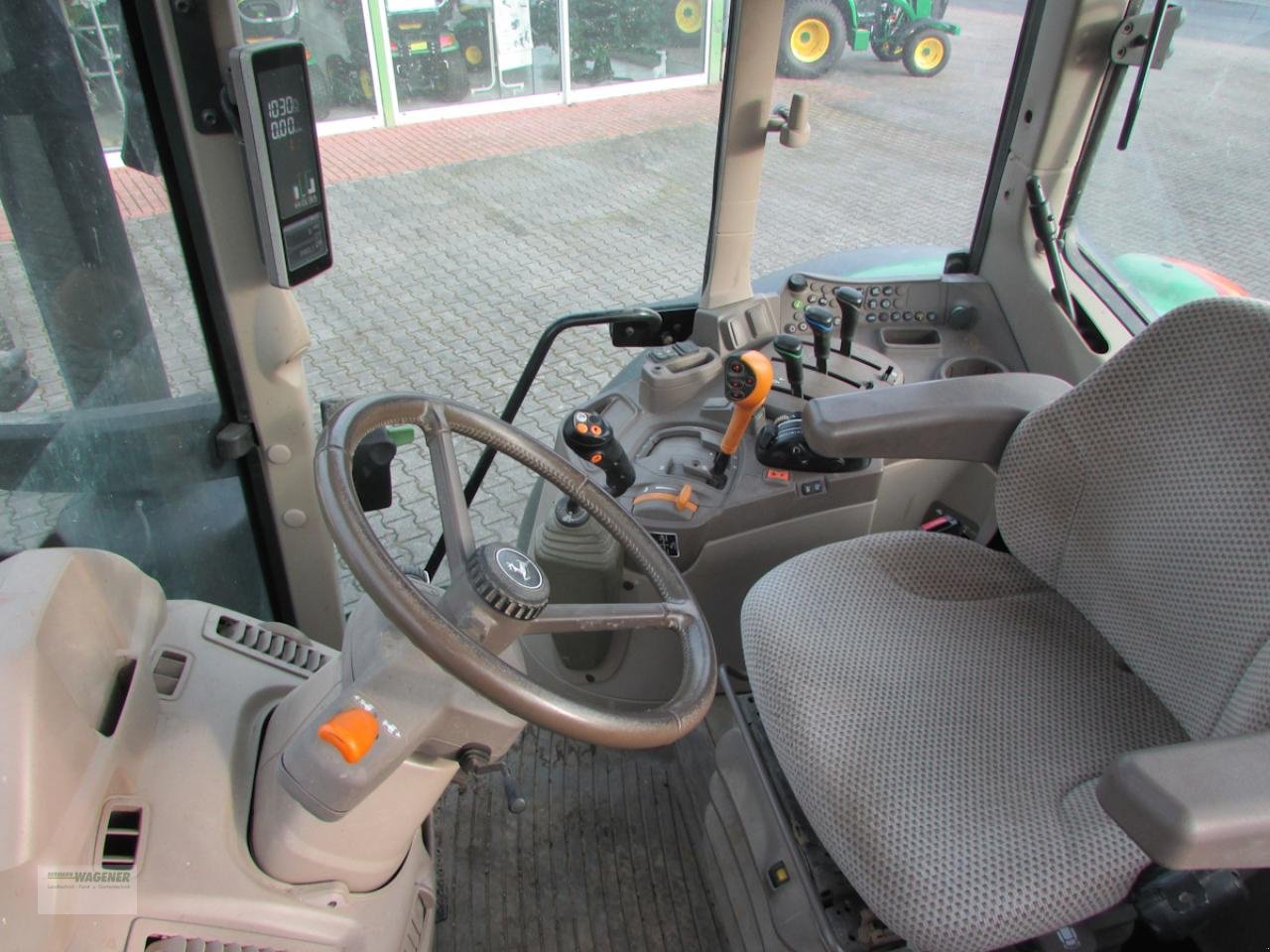 Traktor типа John Deere 6155M  AQ+40, Gebrauchtmaschine в Bad Wildungen - Wega (Фотография 3)