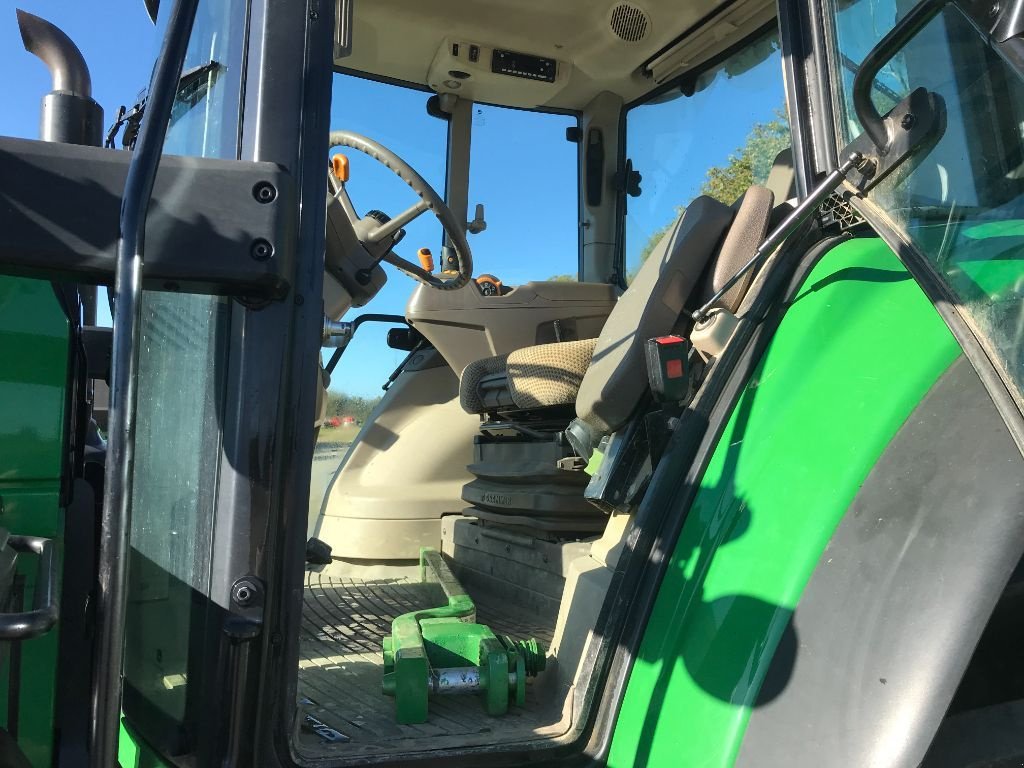Traktor van het type John Deere 6155M AUTOTRAC READY, Gebrauchtmaschine in UZERCHE (Foto 8)