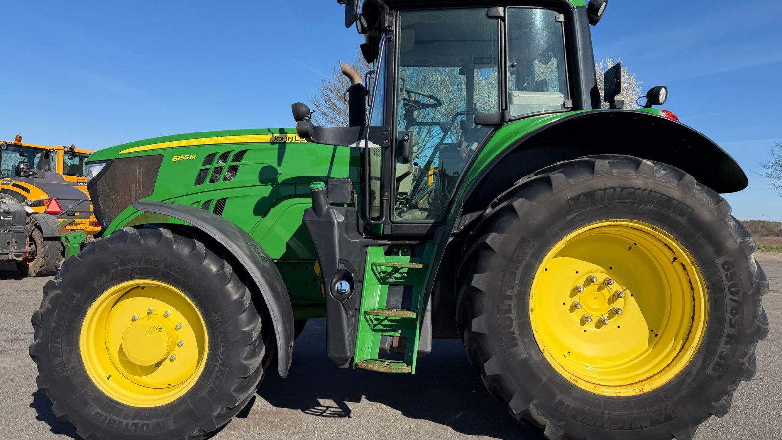 Traktor типа John Deere 6155M KUN 3600 TIMER OG FULD AFFJEDRING!, Gebrauchtmaschine в Nørager (Фотография 3)