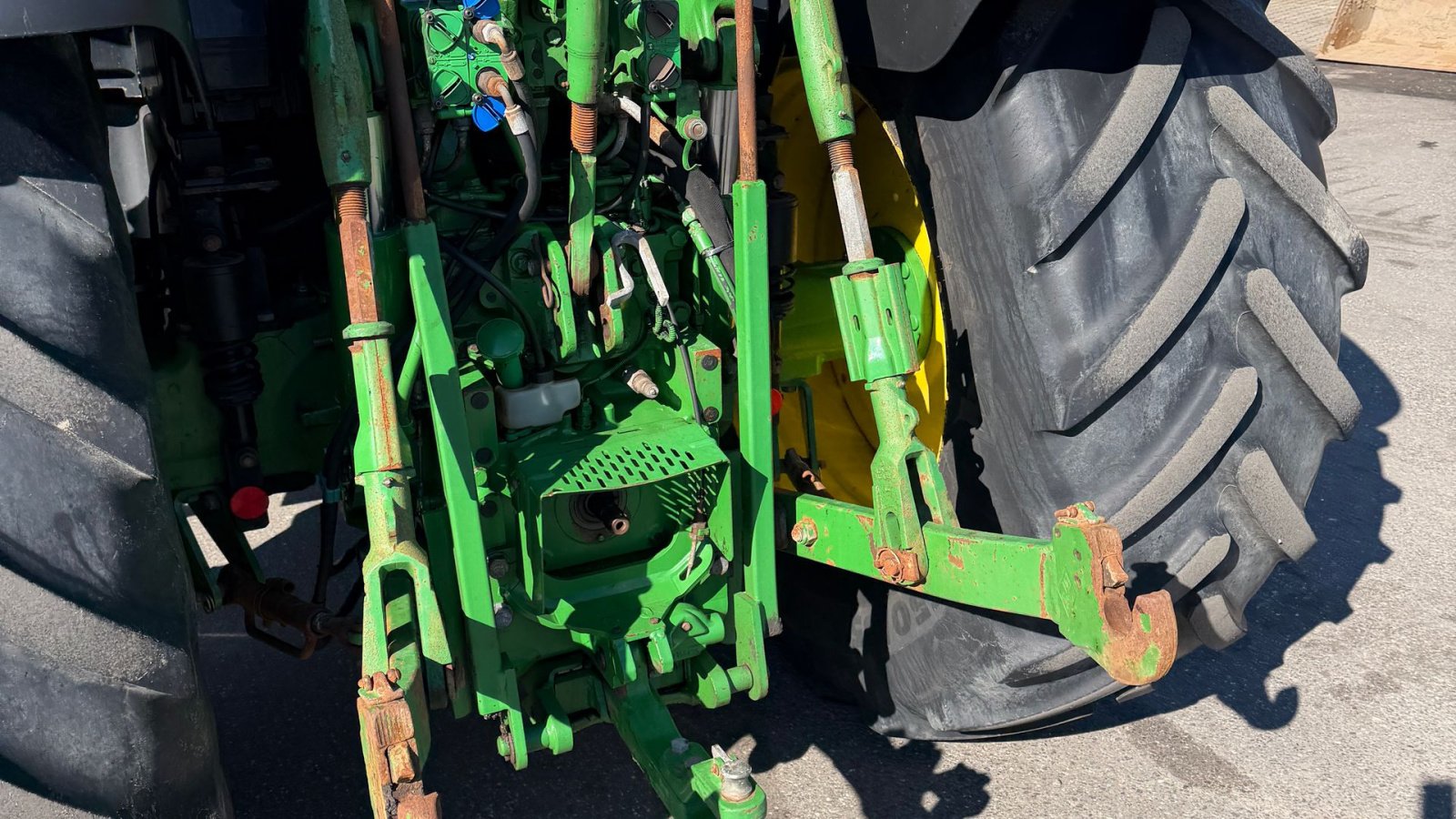 Traktor типа John Deere 6155M KUN 3600 TIMER OG FULD AFFJEDRING!, Gebrauchtmaschine в Nørager (Фотография 12)
