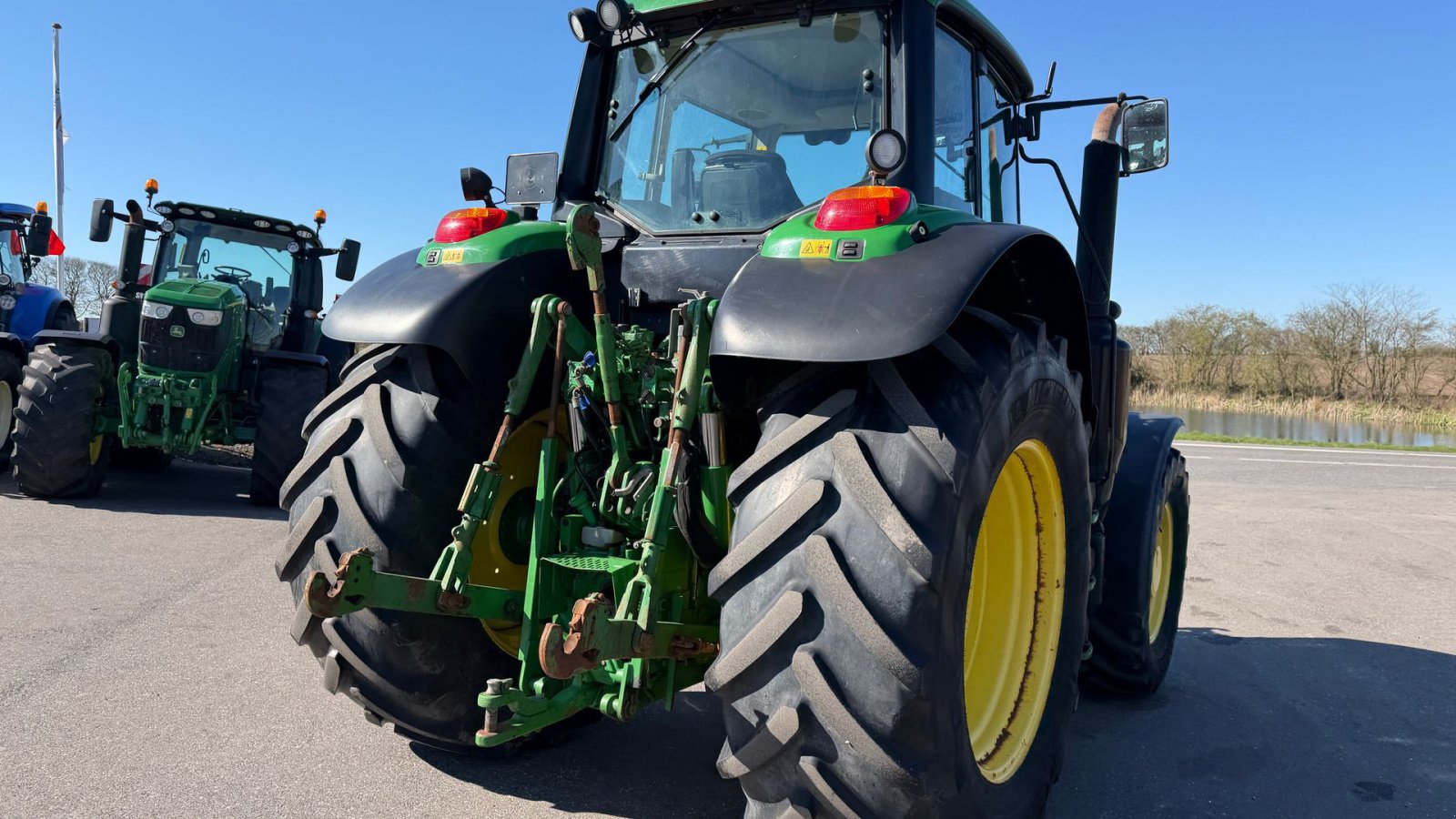 Traktor типа John Deere 6155M KUN 3600 TIMER OG FULD AFFJEDRING!, Gebrauchtmaschine в Nørager (Фотография 10)