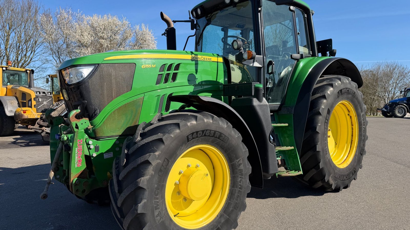 Traktor типа John Deere 6155M KUN 3600 TIMER OG FULD AFFJEDRING!, Gebrauchtmaschine в Nørager (Фотография 1)