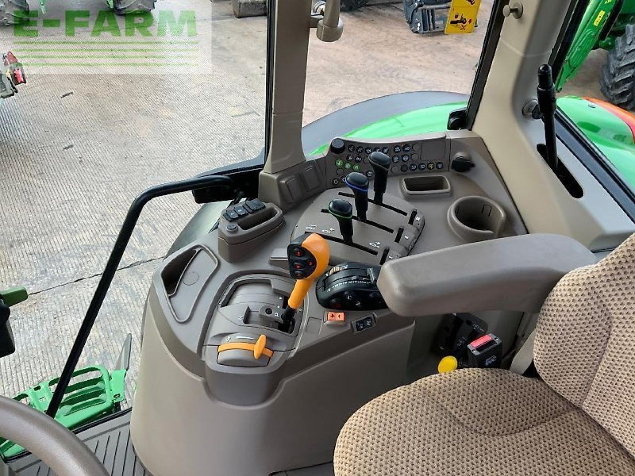 Traktor of the type John Deere 6155m tractor (st25345), Gebrauchtmaschine in SHAFTESBURY (Picture 19)