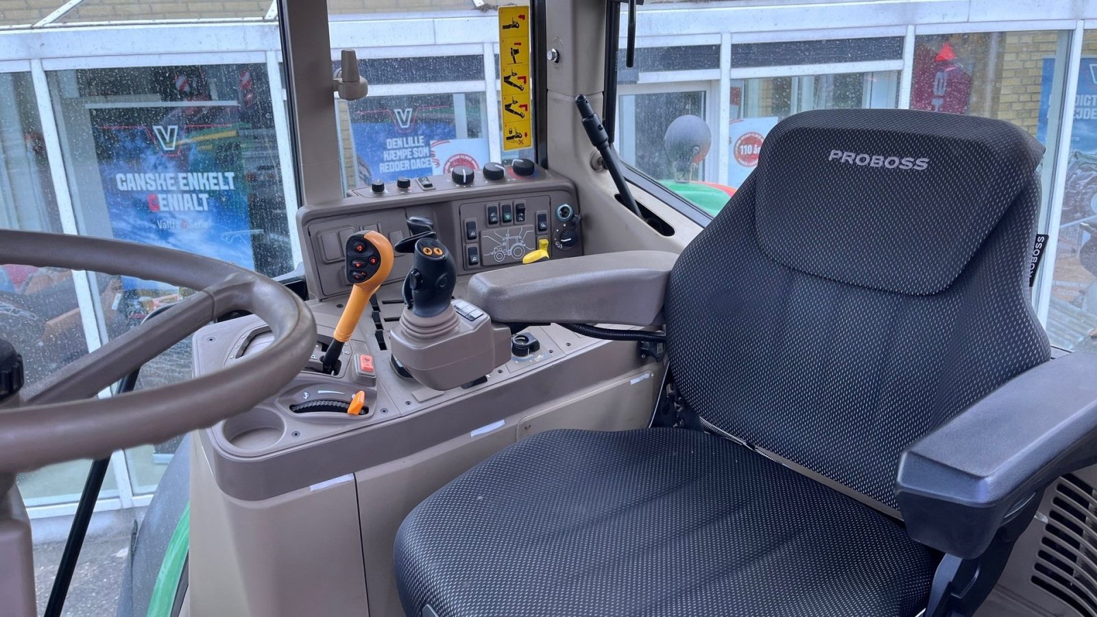 Traktor of the type John Deere 6155M, Gebrauchtmaschine in Sakskøbing (Picture 5)