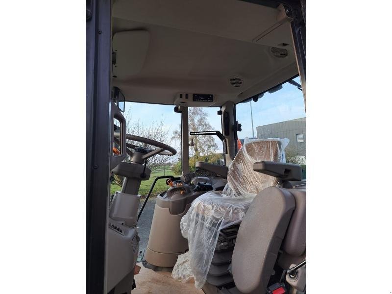 Traktor of the type John Deere 6155M, Gebrauchtmaschine in PITHIVIERS Cedex (Picture 7)