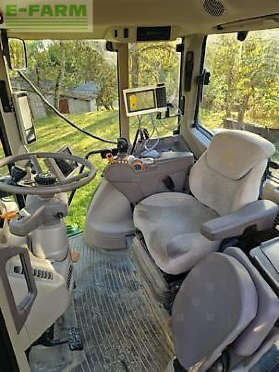 Traktor типа John Deere 6155m, Gebrauchtmaschine в MONFERRAN (Фотография 14)