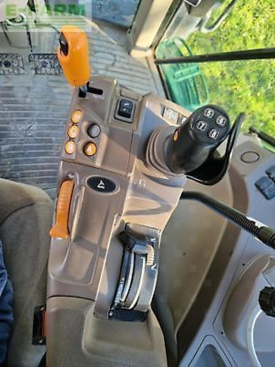 Traktor типа John Deere 6155m, Gebrauchtmaschine в MONFERRAN (Фотография 17)