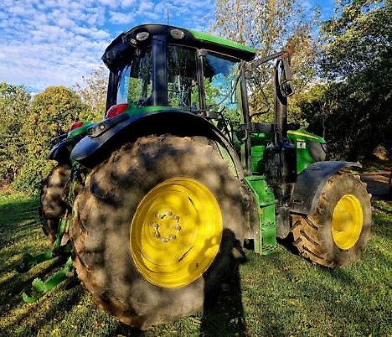Traktor of the type John Deere 6155M, Gebrauchtmaschine in Monferran-Savès (Picture 3)