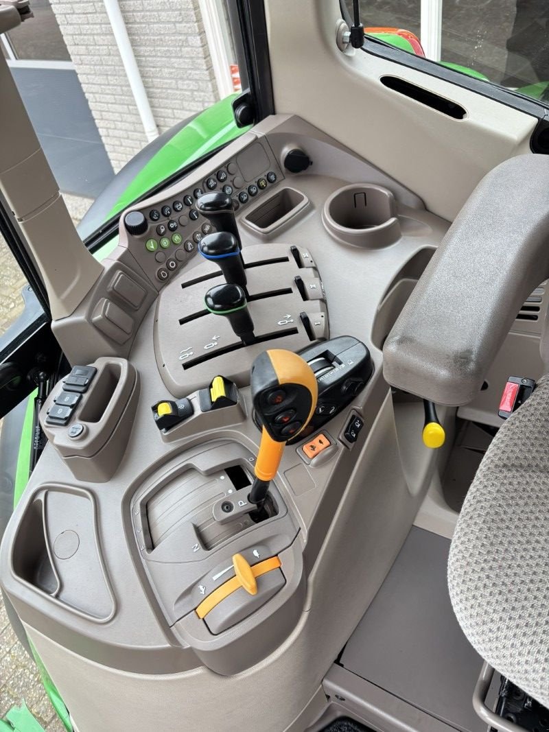 Traktor от тип John Deere 6155M, Gebrauchtmaschine в Staphorst (Снимка 10)