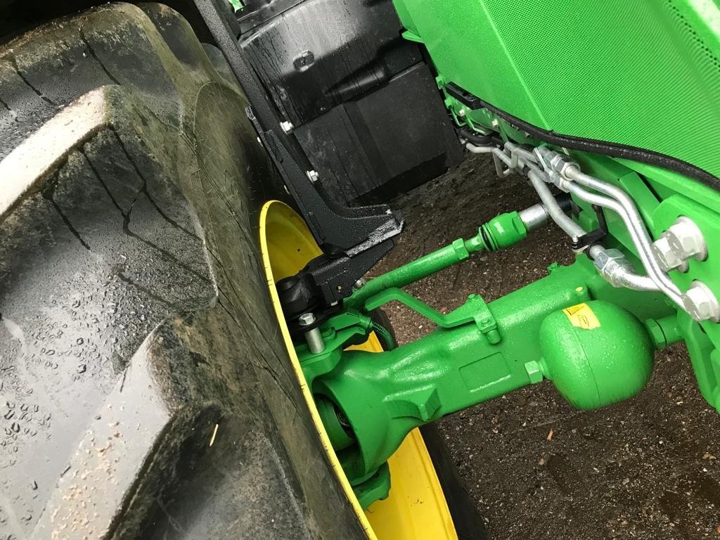 Traktor typu John Deere 6155R Autopower ULTIMATE SOLGT!!! Sold!!! Virkelig velholdt Ultimate Edition med Fuld GPS, RTK og JD SF 6000 antenne og Autotrac. 10" command center display, Gen 4 4600 processer. JD Link connect og adgang. Command Pro m Affjedring. Premium stol. Premium , Gebrauchtmaschine w Kolding (Zdjęcie 7)