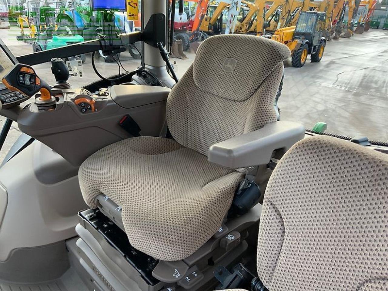 Traktor typu John Deere 6155r ultimate edition tractor (st25415), Gebrauchtmaschine v SHAFTESBURY (Obrázok 27)