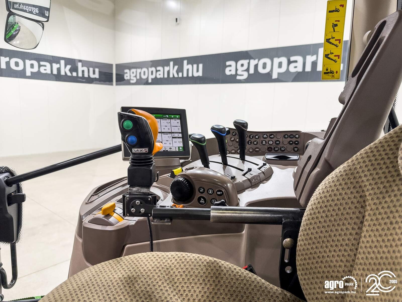 Traktor of the type John Deere 6155R, Gebrauchtmaschine in Csengele (Picture 12)