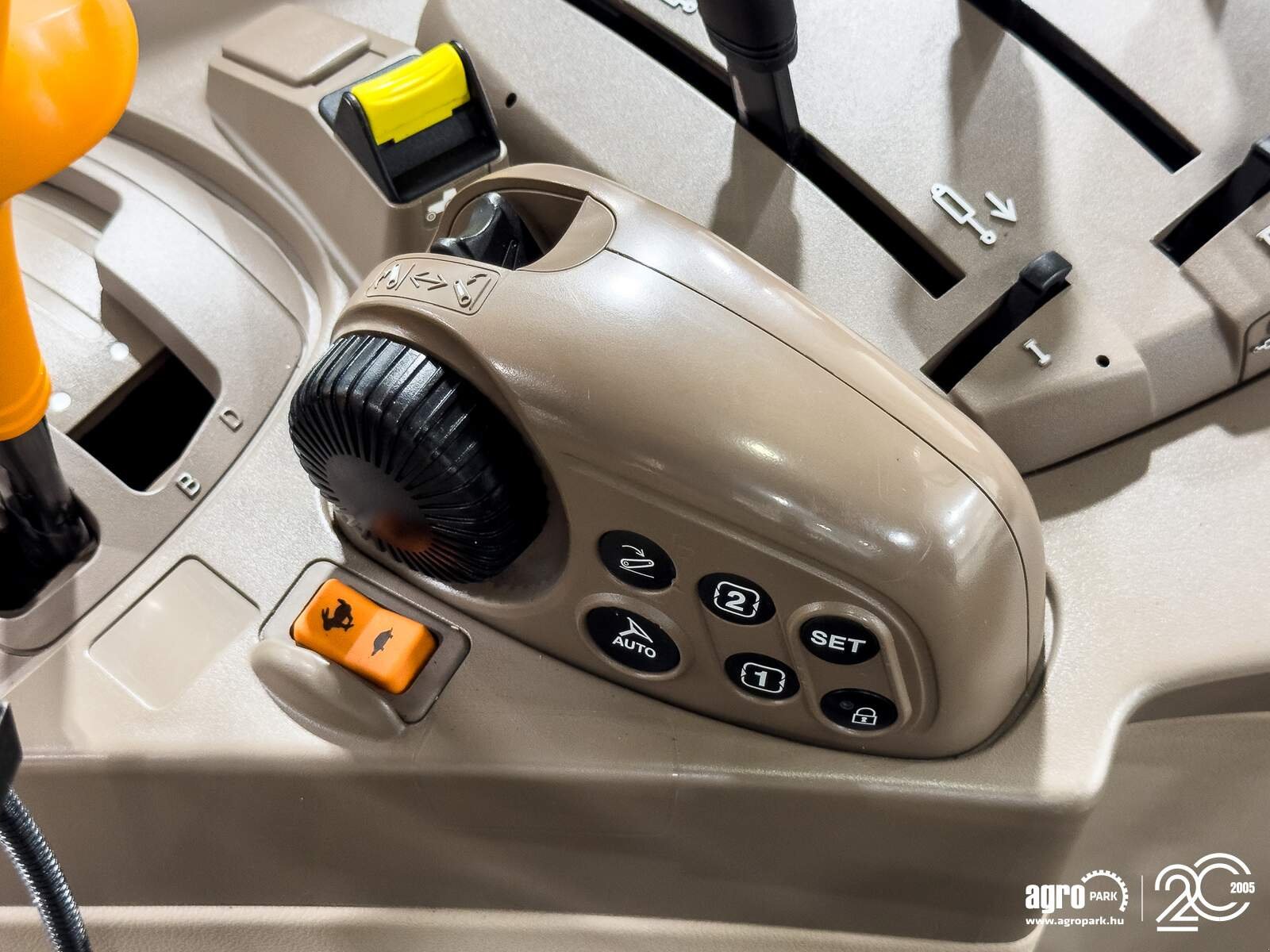 Traktor of the type John Deere 6155R, Gebrauchtmaschine in Csengele (Picture 17)