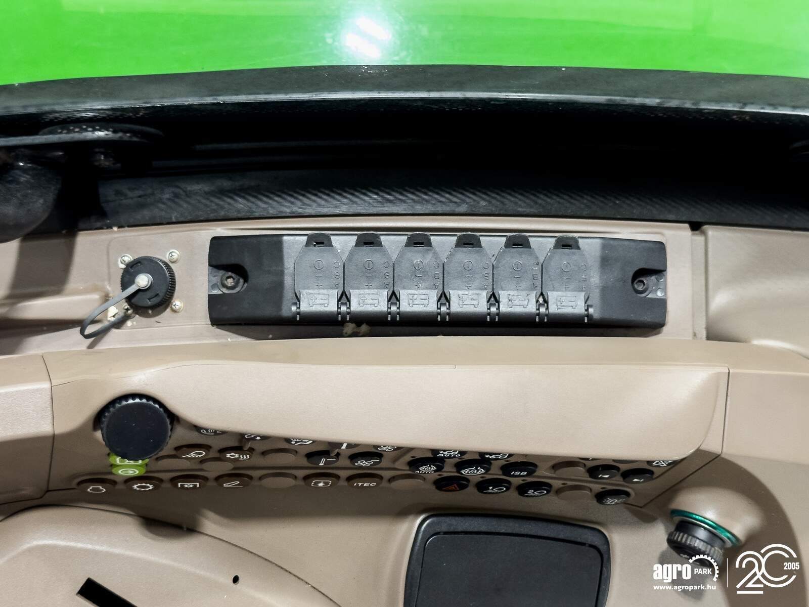 Traktor of the type John Deere 6155R, Gebrauchtmaschine in Csengele (Picture 21)