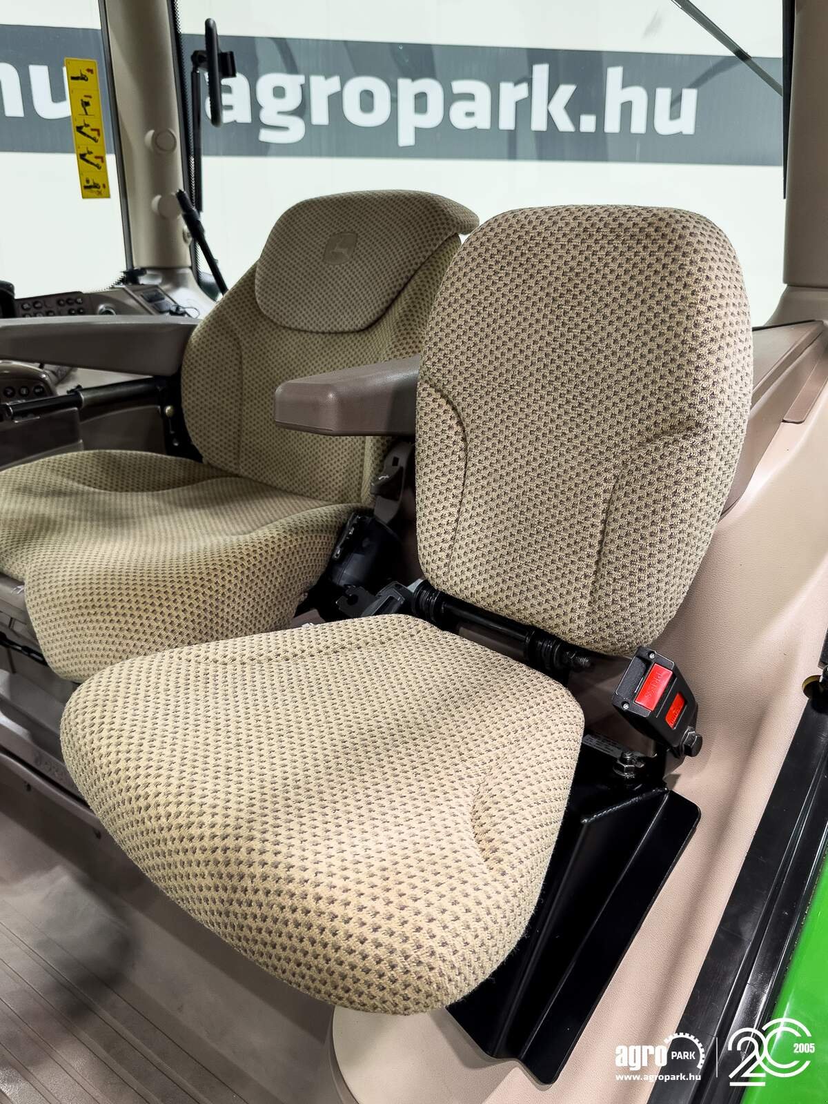 Traktor of the type John Deere 6155R, Gebrauchtmaschine in Csengele (Picture 29)