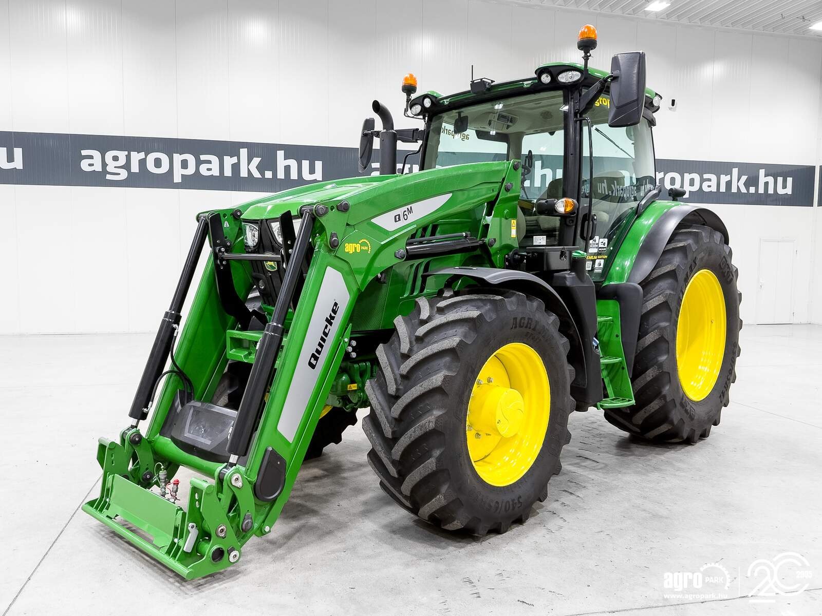 Traktor типа John Deere 6155R, Gebrauchtmaschine в Csengele (Фотография 1)