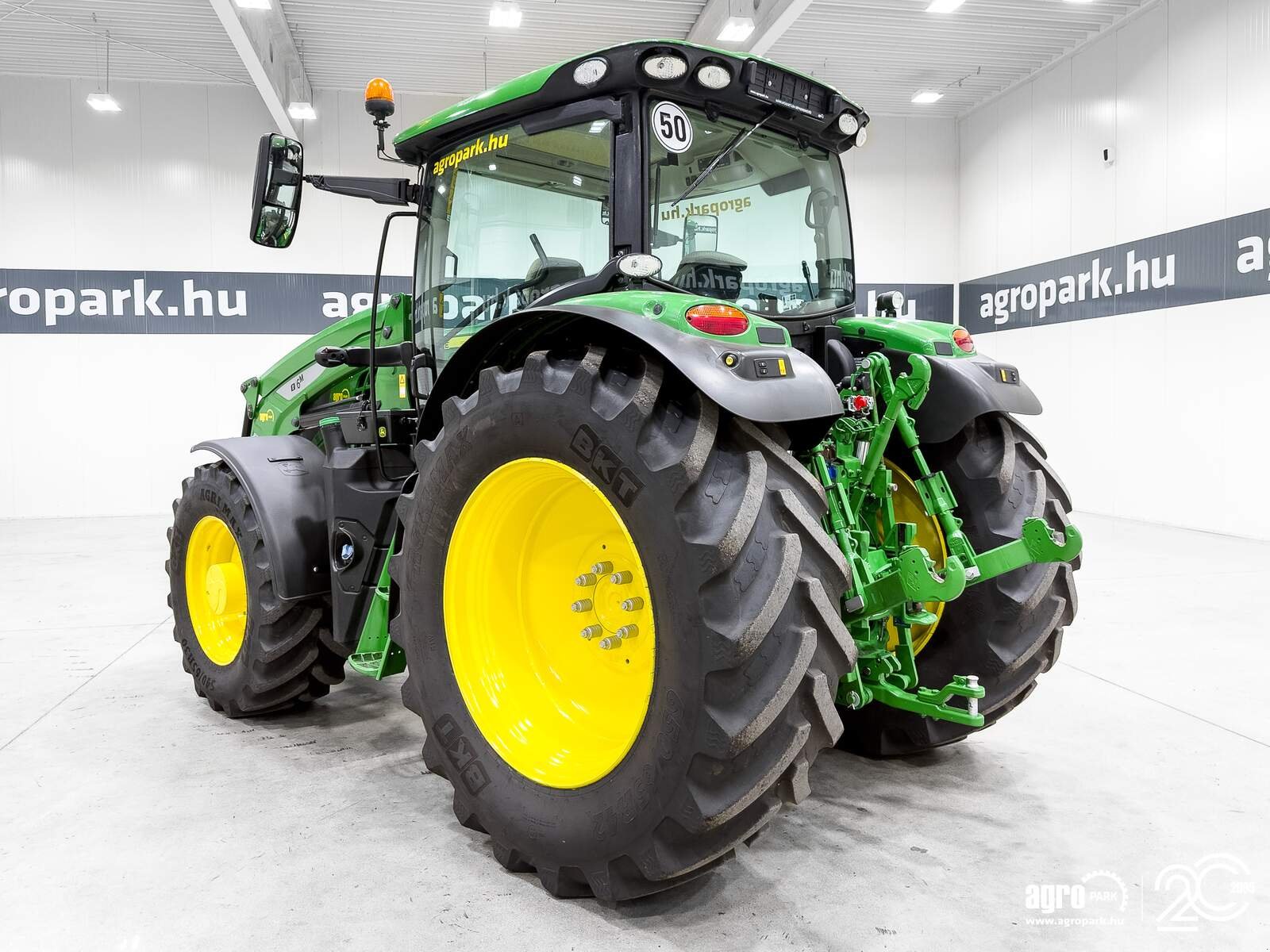 Traktor типа John Deere 6155R, Gebrauchtmaschine в Csengele (Фотография 4)