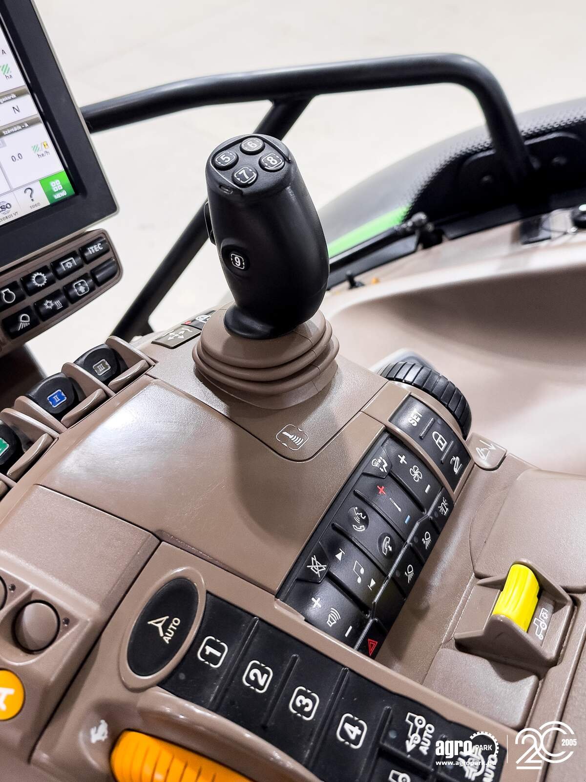 Traktor типа John Deere 6155R, Gebrauchtmaschine в Csengele (Фотография 13)