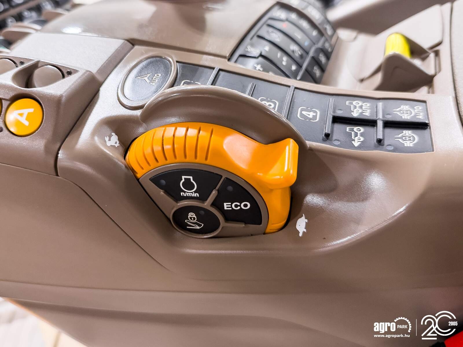 Traktor типа John Deere 6155R, Gebrauchtmaschine в Csengele (Фотография 14)