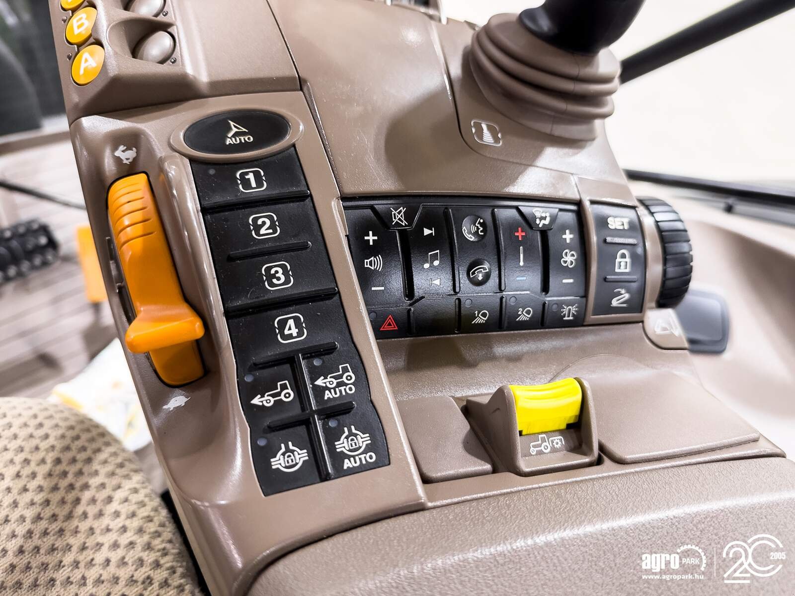 Traktor типа John Deere 6155R, Gebrauchtmaschine в Csengele (Фотография 15)