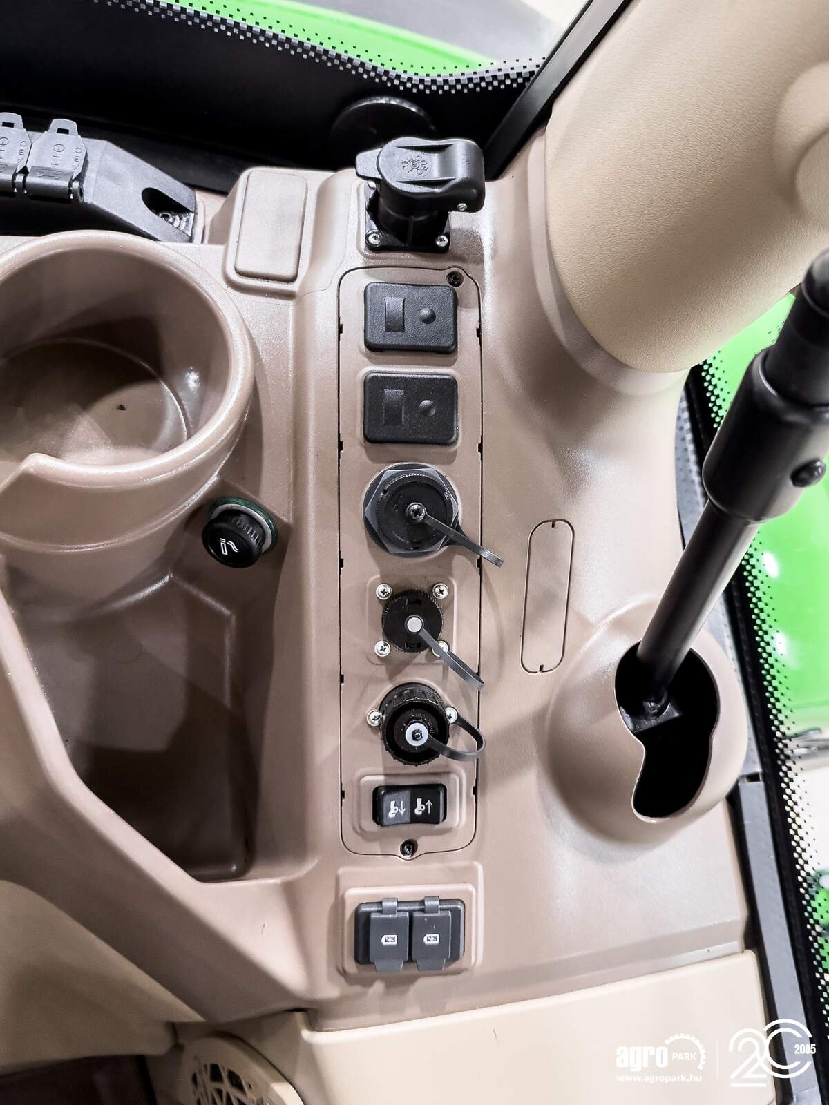 Traktor типа John Deere 6155R, Gebrauchtmaschine в Csengele (Фотография 18)