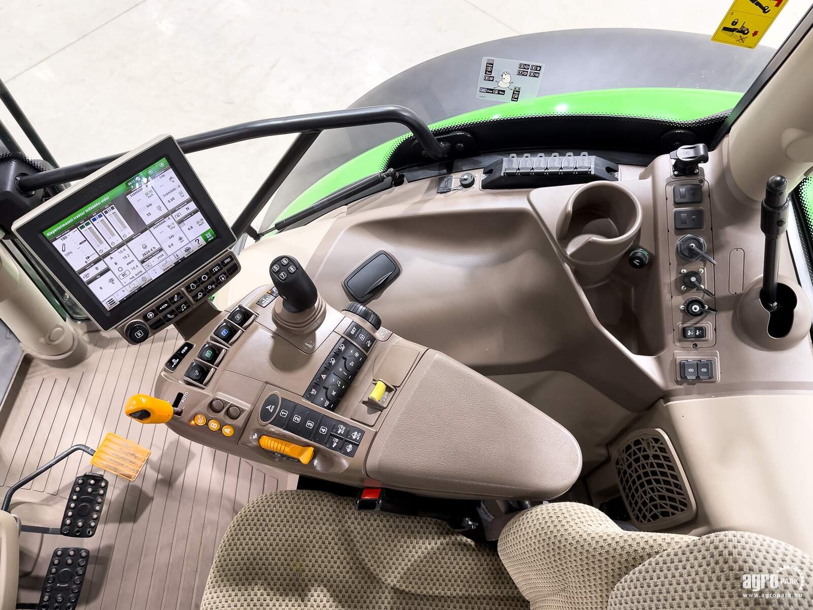 Traktor a típus John Deere 6155R, Gebrauchtmaschine ekkor: Csengele (Kép 9)