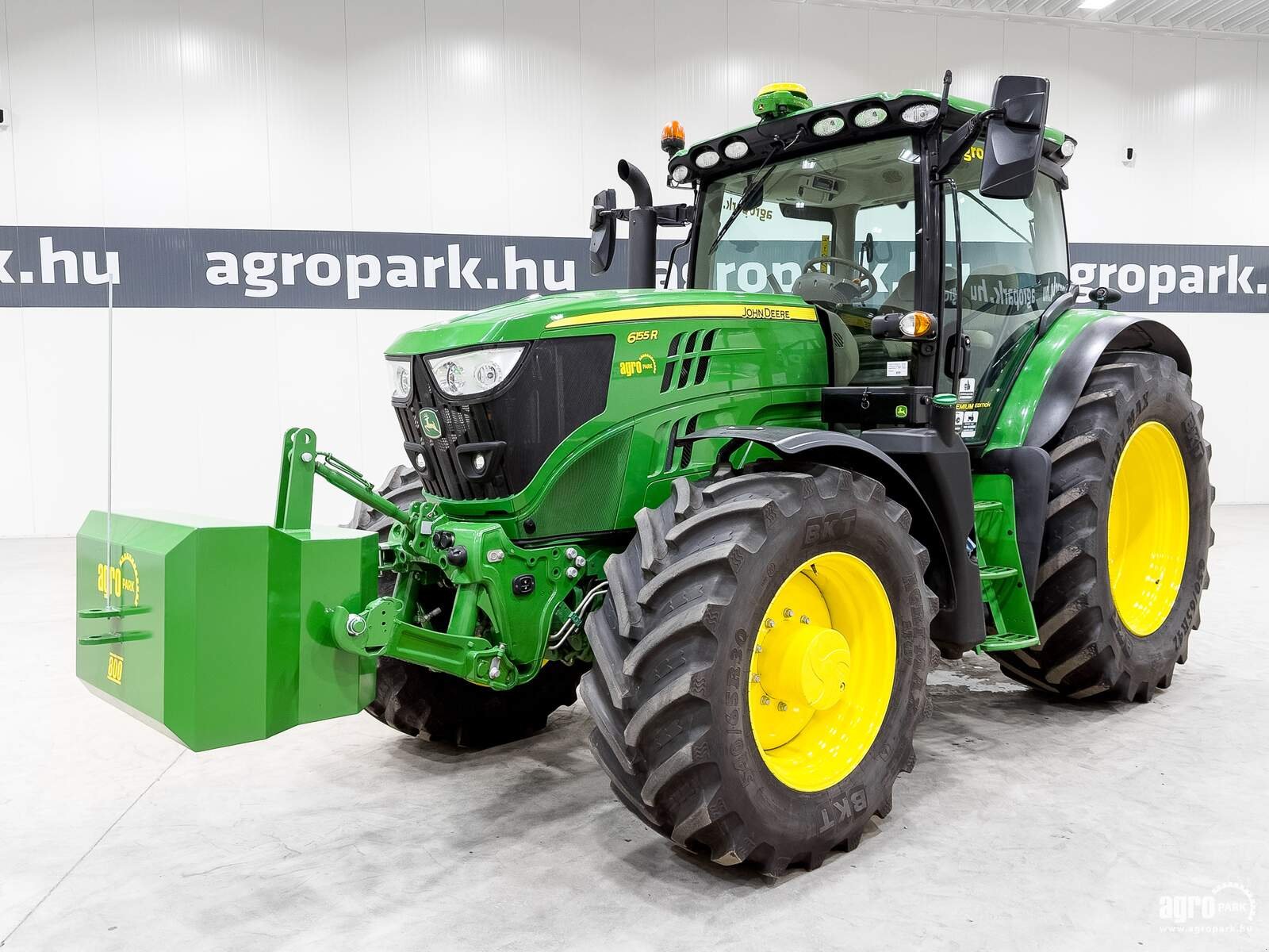 Traktor типа John Deere 6155R, Gebrauchtmaschine в Csengele (Фотография 1)