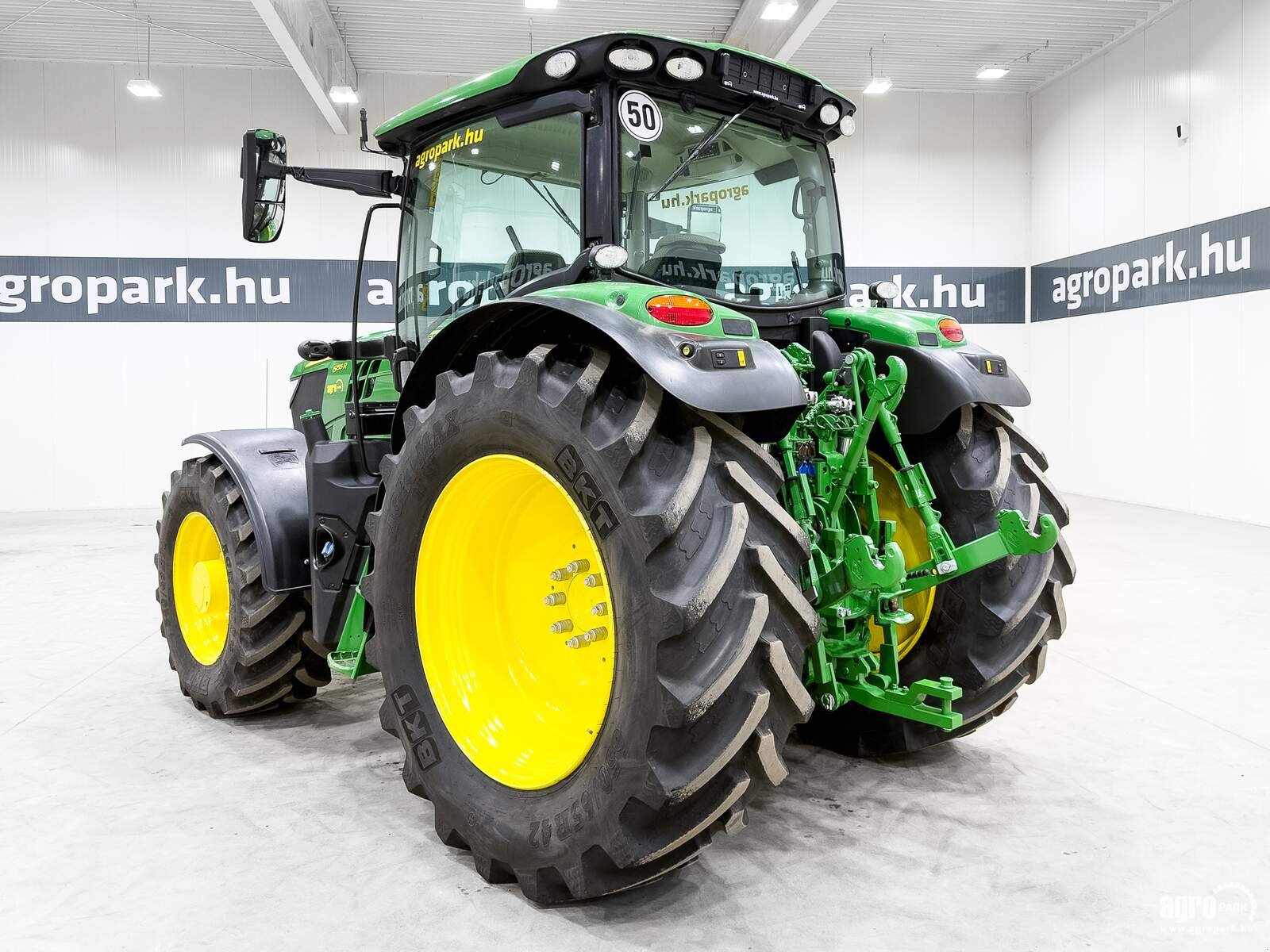 Traktor типа John Deere 6155R, Gebrauchtmaschine в Csengele (Фотография 4)