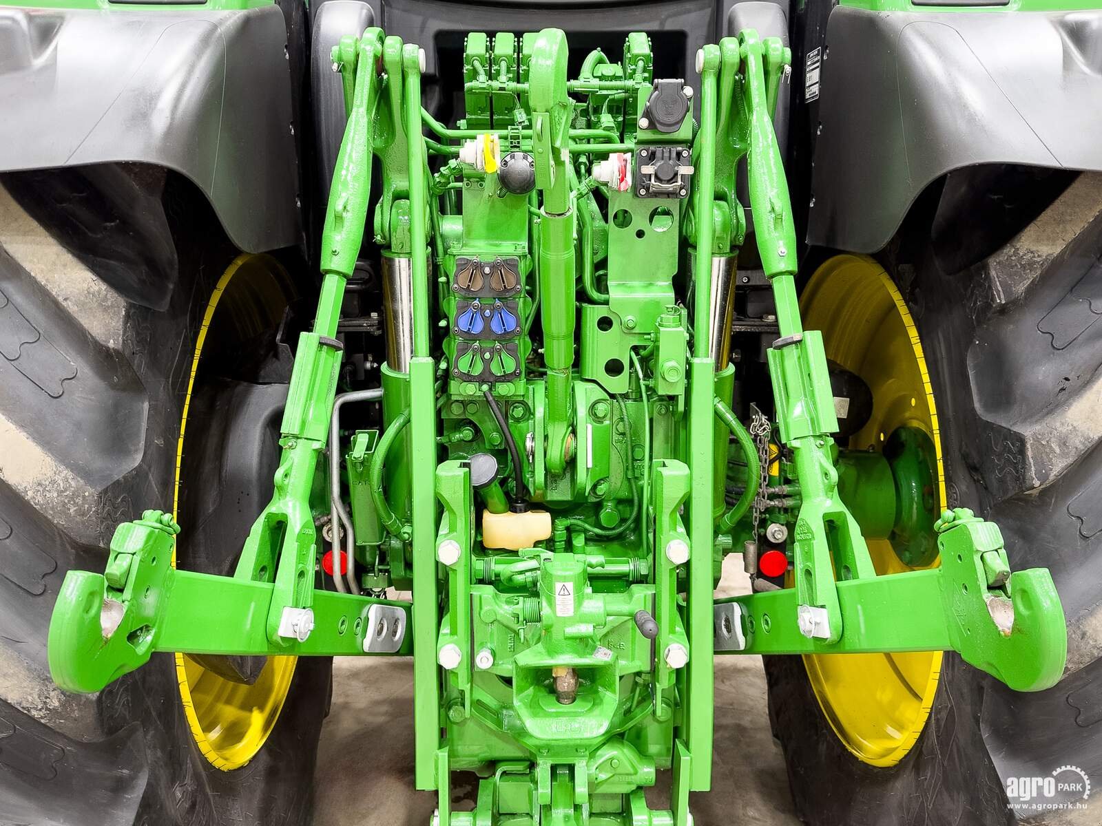 Traktor типа John Deere 6155R, Gebrauchtmaschine в Csengele (Фотография 7)