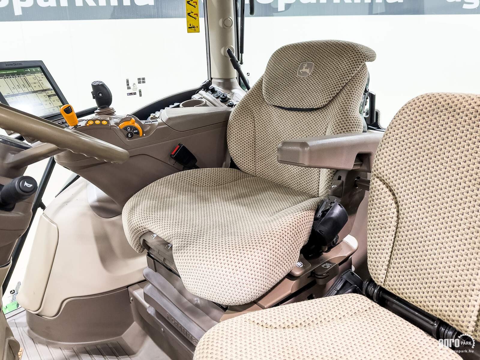 Traktor типа John Deere 6155R, Gebrauchtmaschine в Csengele (Фотография 9)