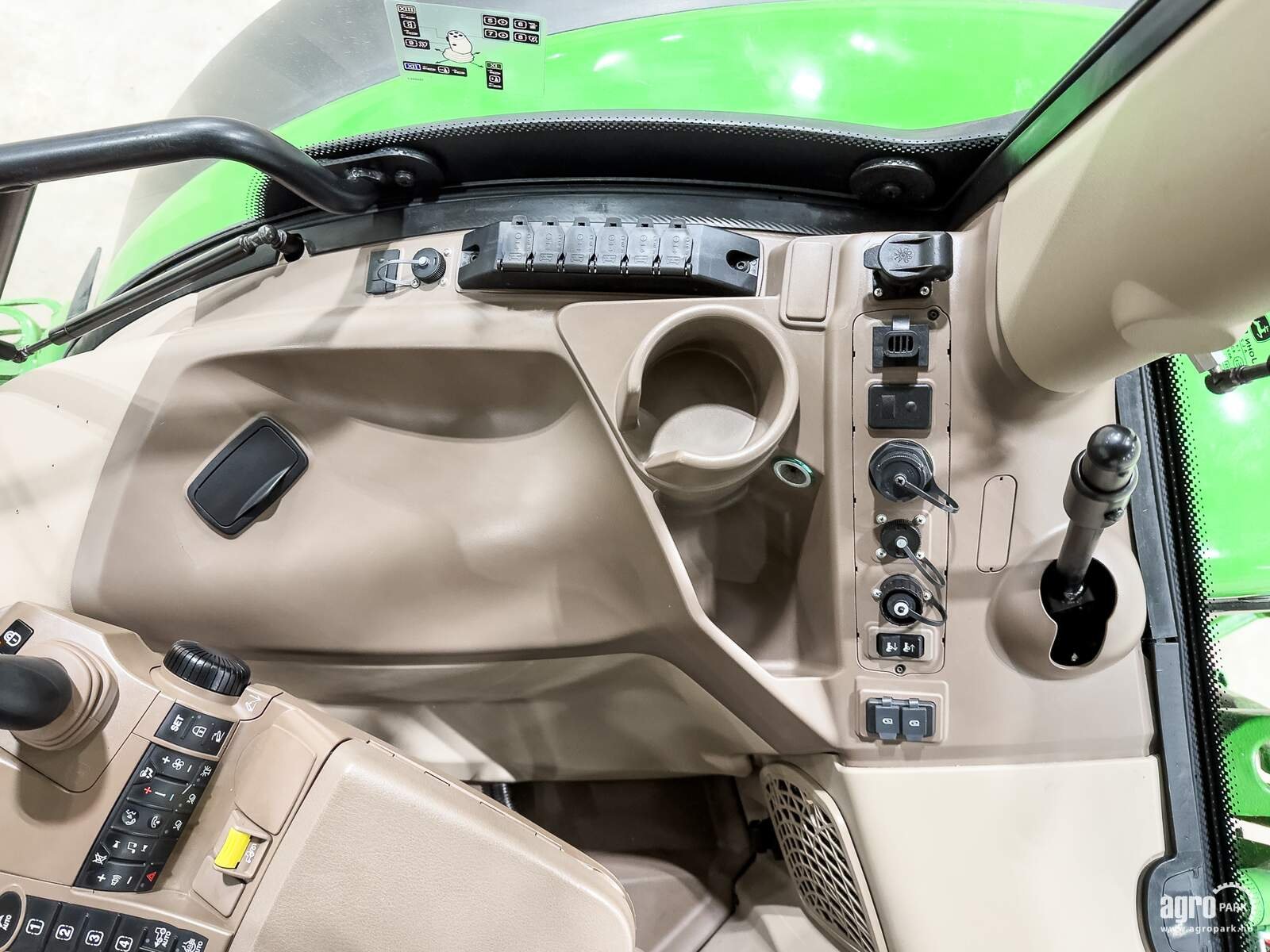 Traktor типа John Deere 6155R, Gebrauchtmaschine в Csengele (Фотография 19)