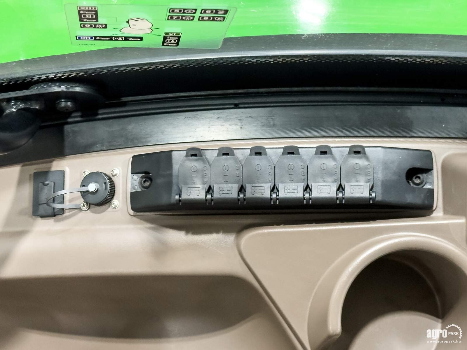 Traktor типа John Deere 6155R, Gebrauchtmaschine в Csengele (Фотография 21)