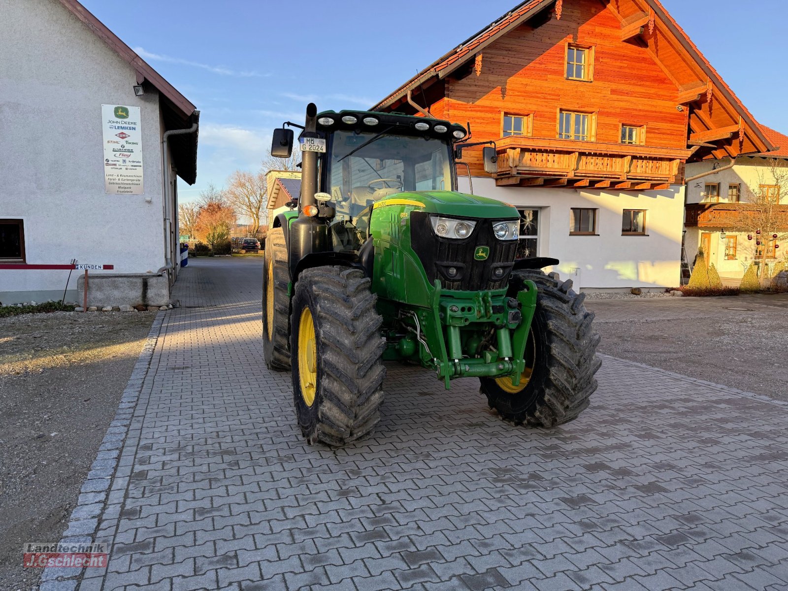 Traktor van het type John Deere 6155R, Gebrauchtmaschine in Mühldorf (Foto 3)
